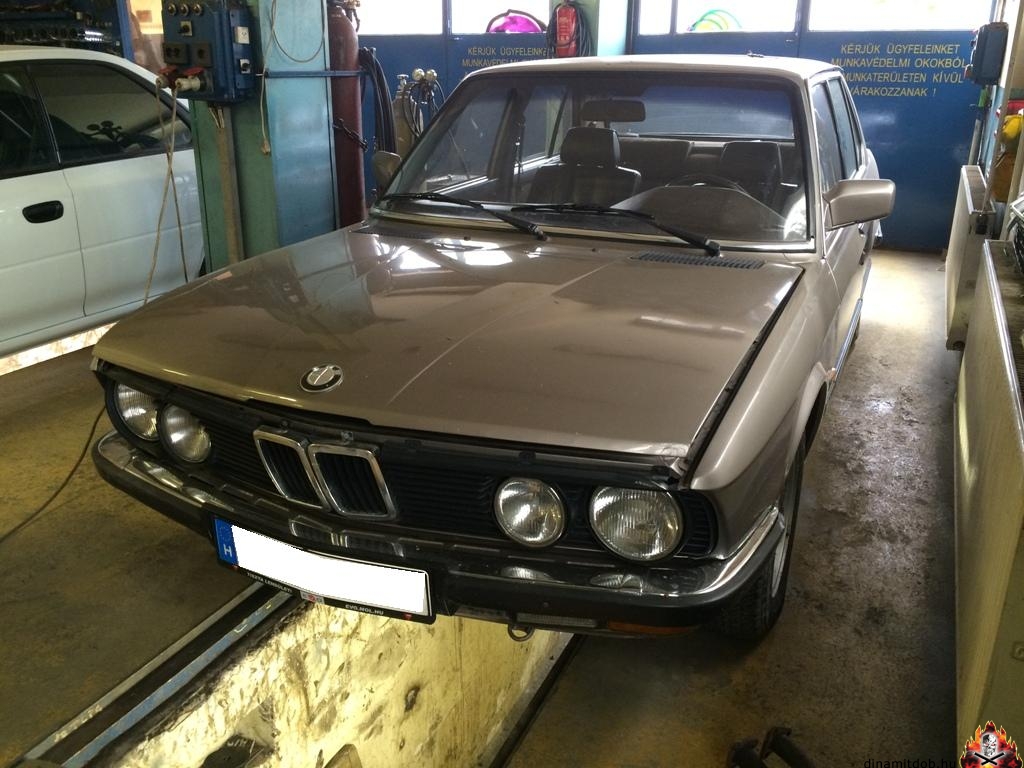 BMW E28 520 6-leömlős rendszer.