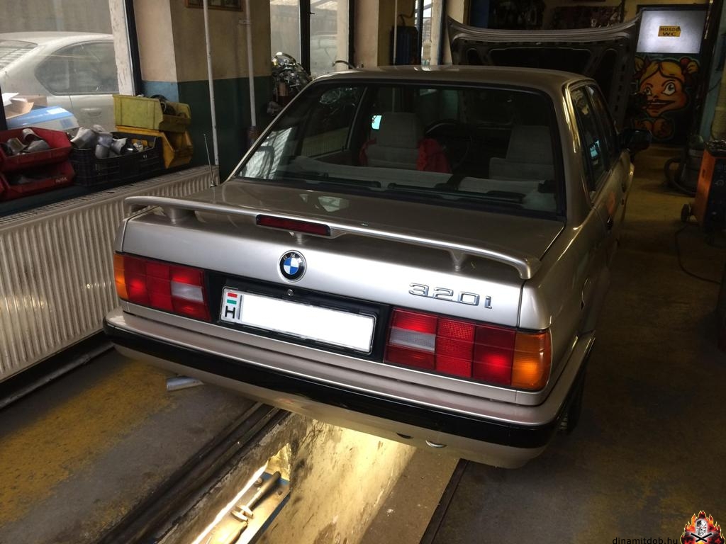 BMW e30 gyári rendszer OTR-ra