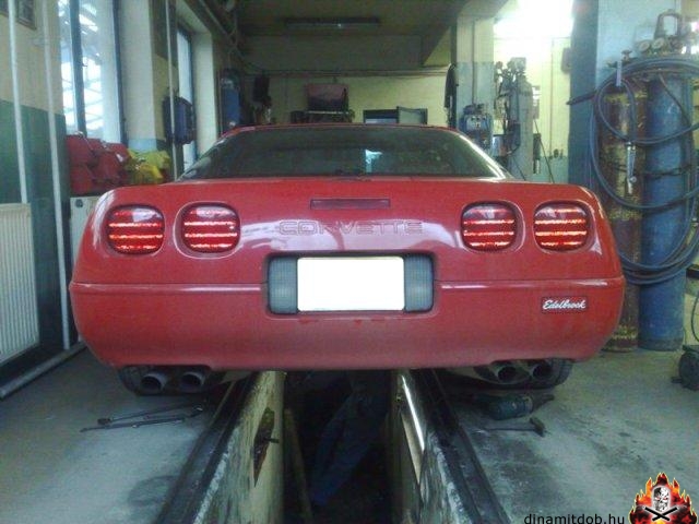 Corvette C4 Sport hátsó dobokkal 1.-kép